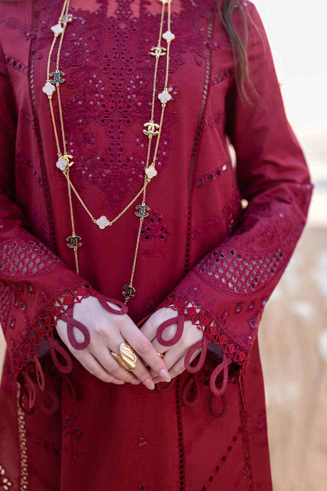 Embroidered Lawn 3 Piece Unstitched Shirt With Khadi Net Embroidered Dupatta-5402