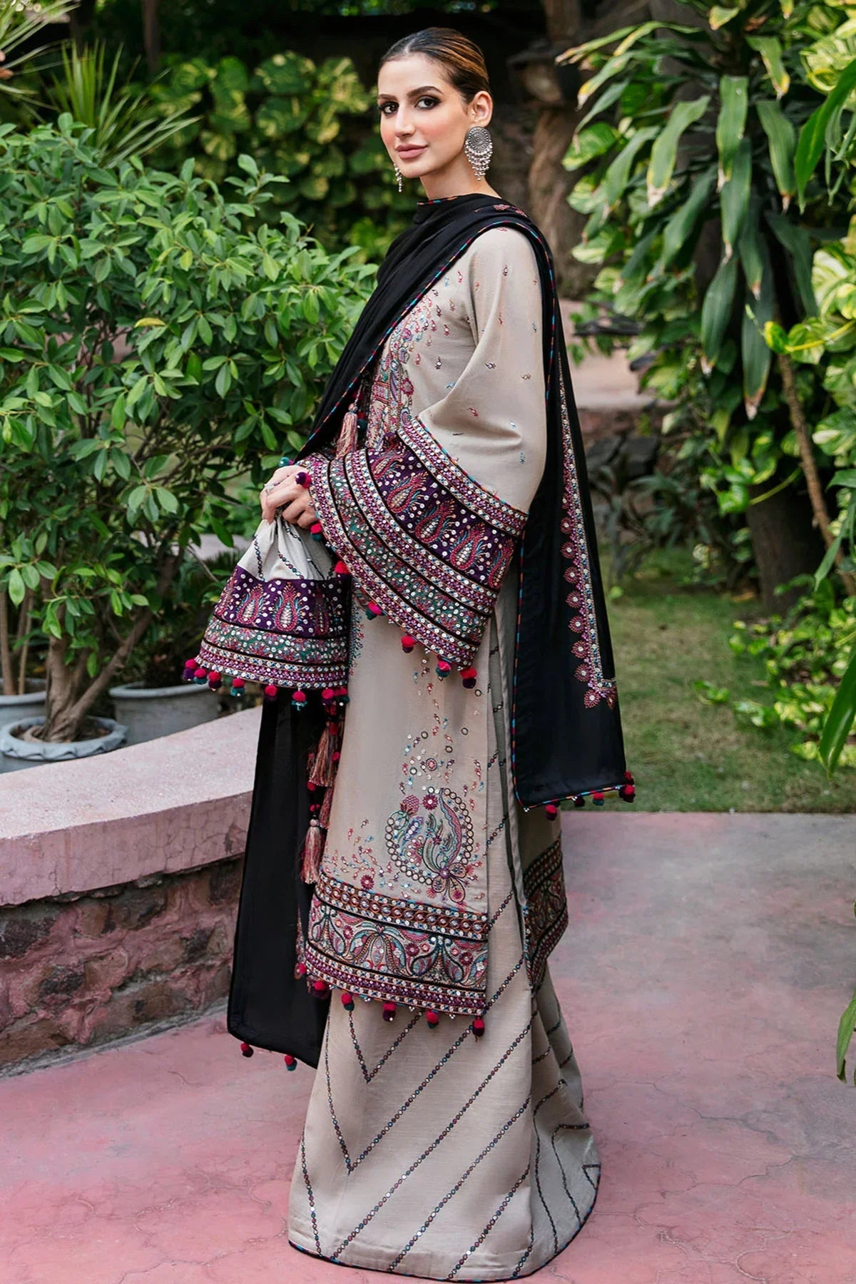Embroidered Lawn 3 Piece Unstitched Shirt With Cotton Net Viscose Embroidered Dupatta-5122