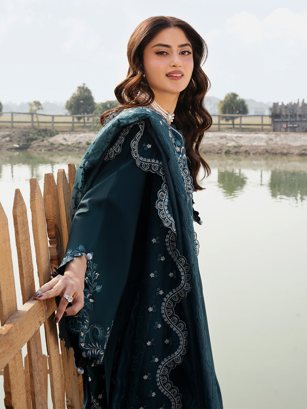 Embroidered Lawn 3 Piece Unstitched With Organza Embroidered Dupatta-5283