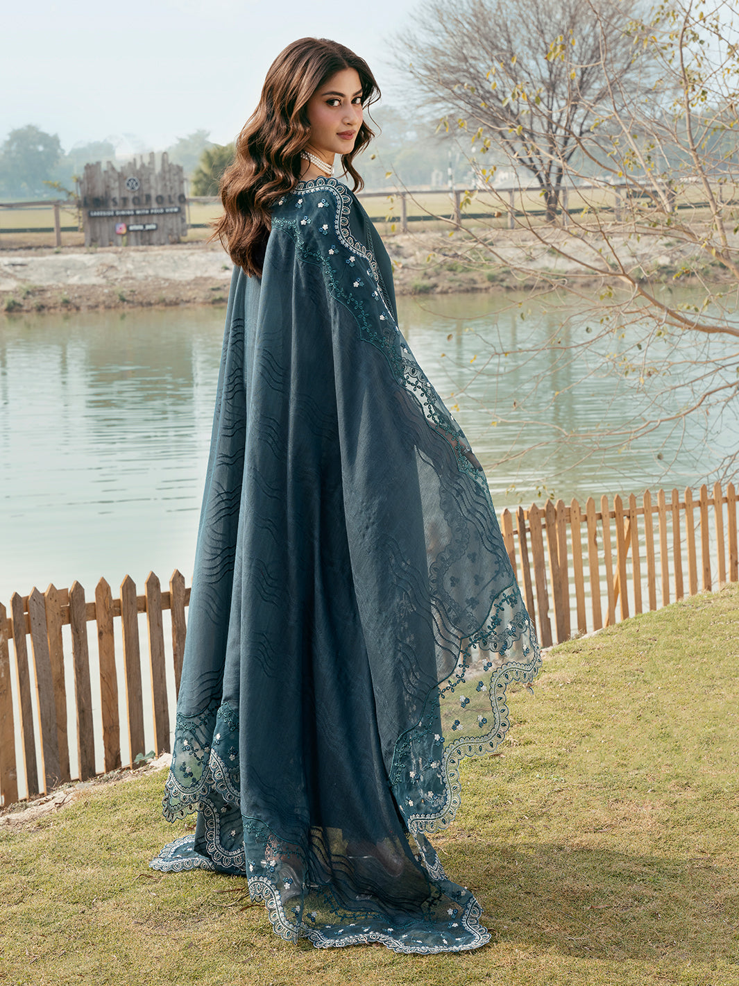 Embroidered Lawn 3 Piece Unstitched With Organza Embroidered Dupatta-5283