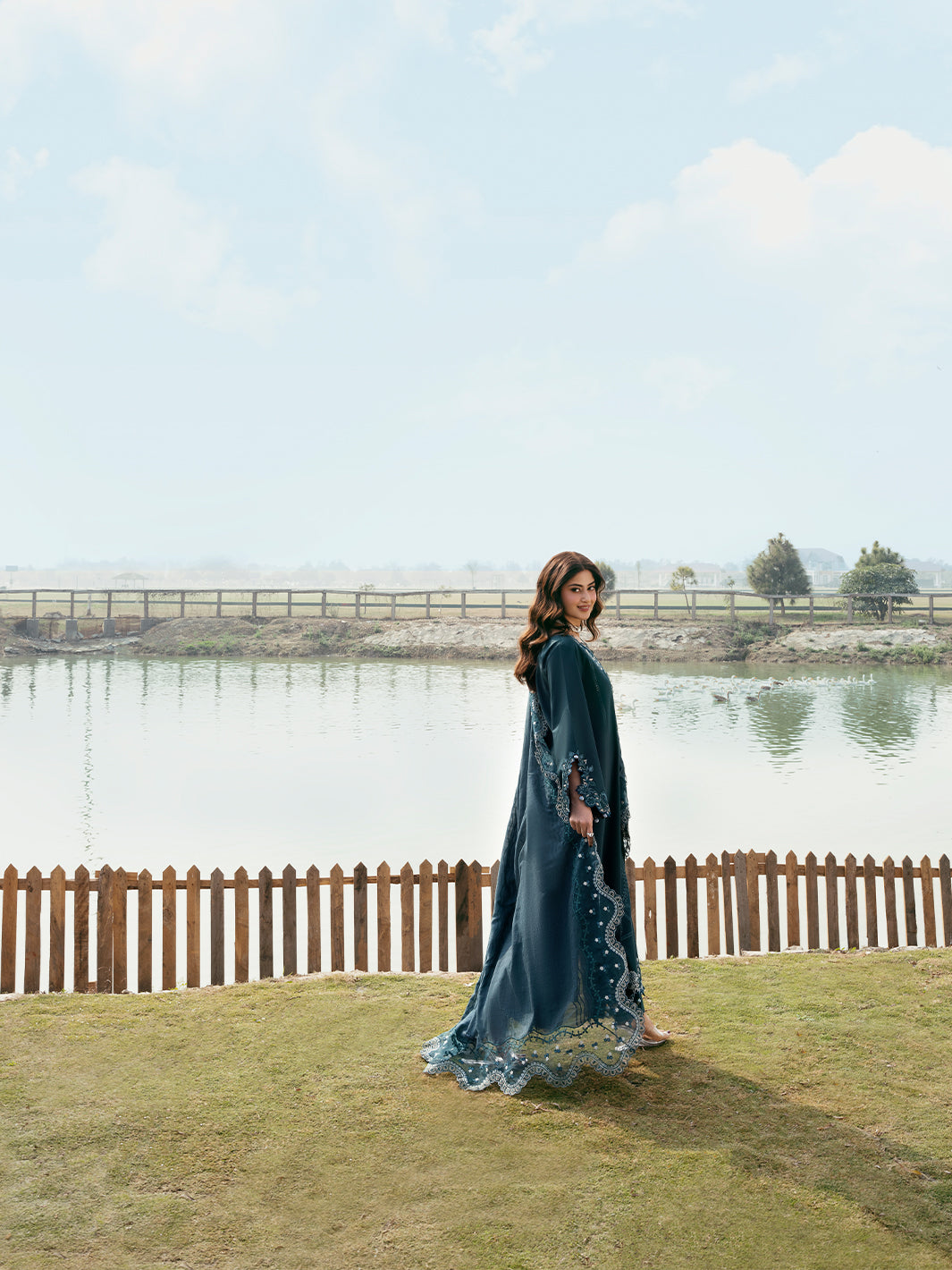 Embroidered Lawn 3 Piece Unstitched With Organza Embroidered Dupatta-5283