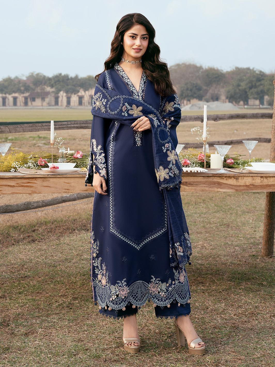 Embroidered Lawn 3 Piece Unstitched With Organza Embroidered Dupatta-5270