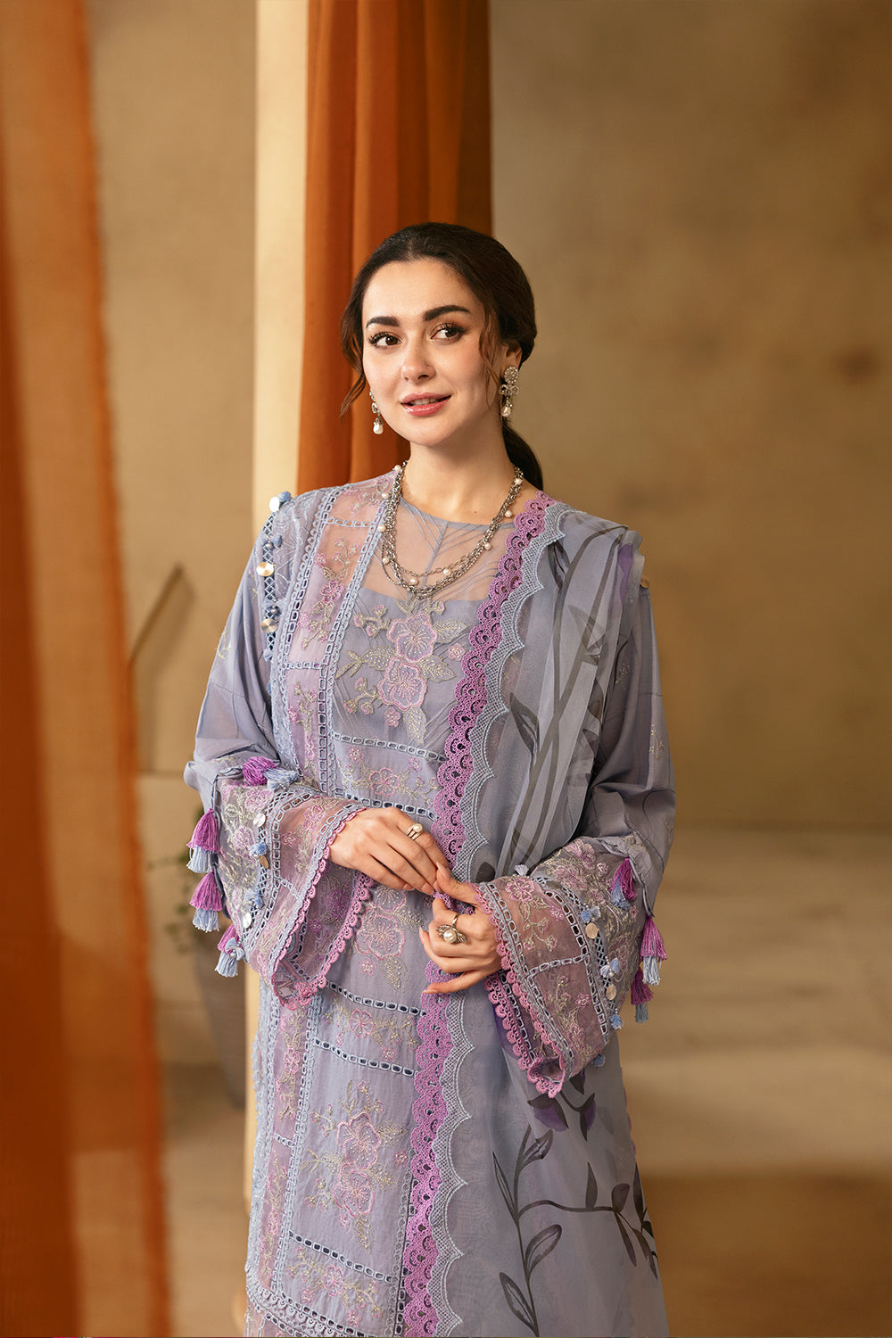 Embroidered Lawn 3 Piece Unstitched Shirt With Organza Printed Dupatta-5172