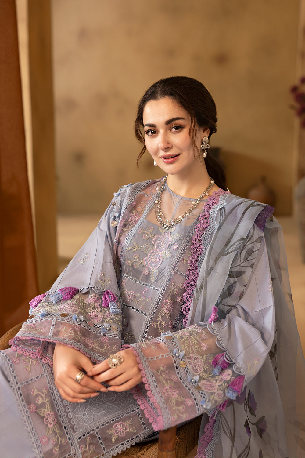 Embroidered Lawn 3 Piece Unstitched Shirt With Organza Printed Dupatta-5172