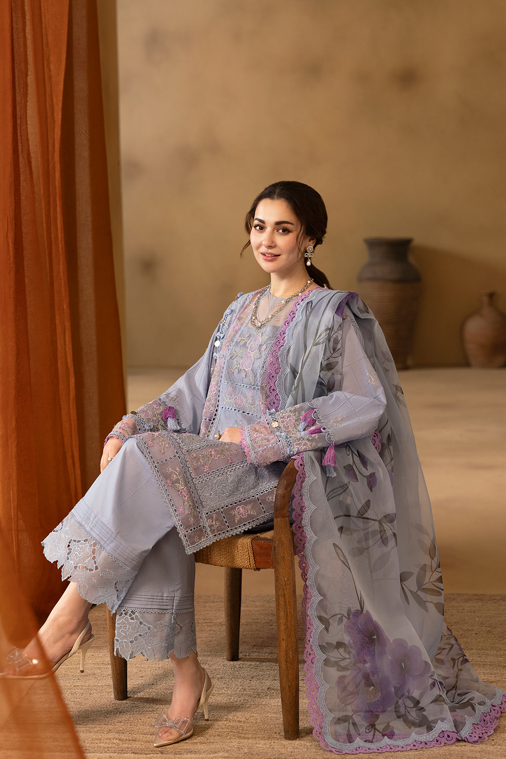 Embroidered Lawn 3 Piece Unstitched Shirt With Organza Printed Dupatta-5172