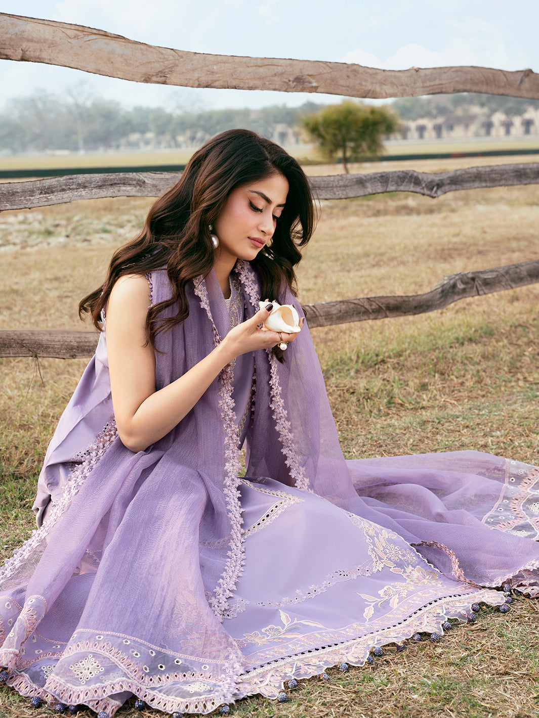 Embroidered Lawn 3 Piece Unstitched Shirt With Khadi Net Embroidered Dupatta-5285