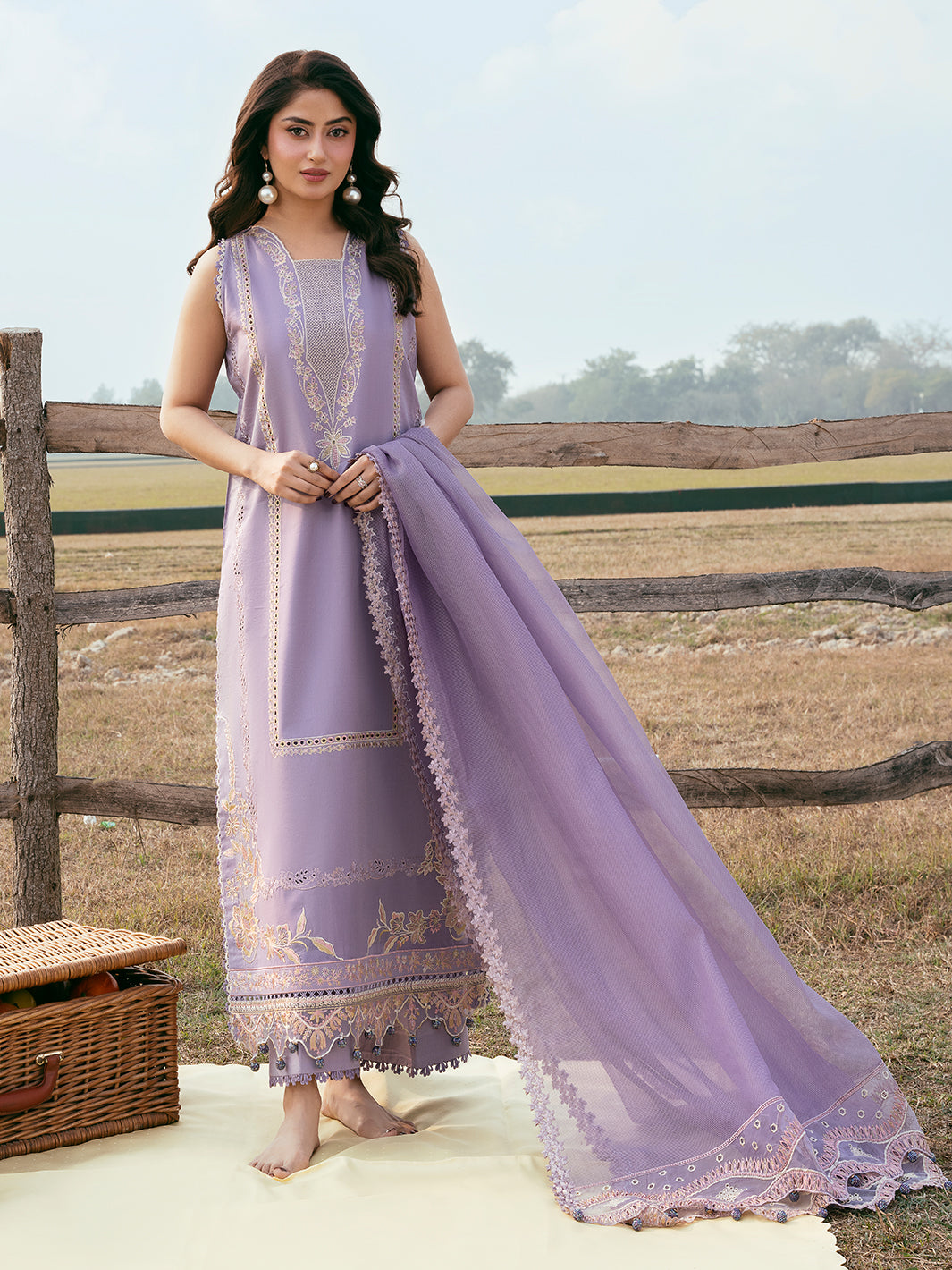 Embroidered Lawn 3 Piece Unstitched Shirt With Khadi Net Embroidered Dupatta-5285