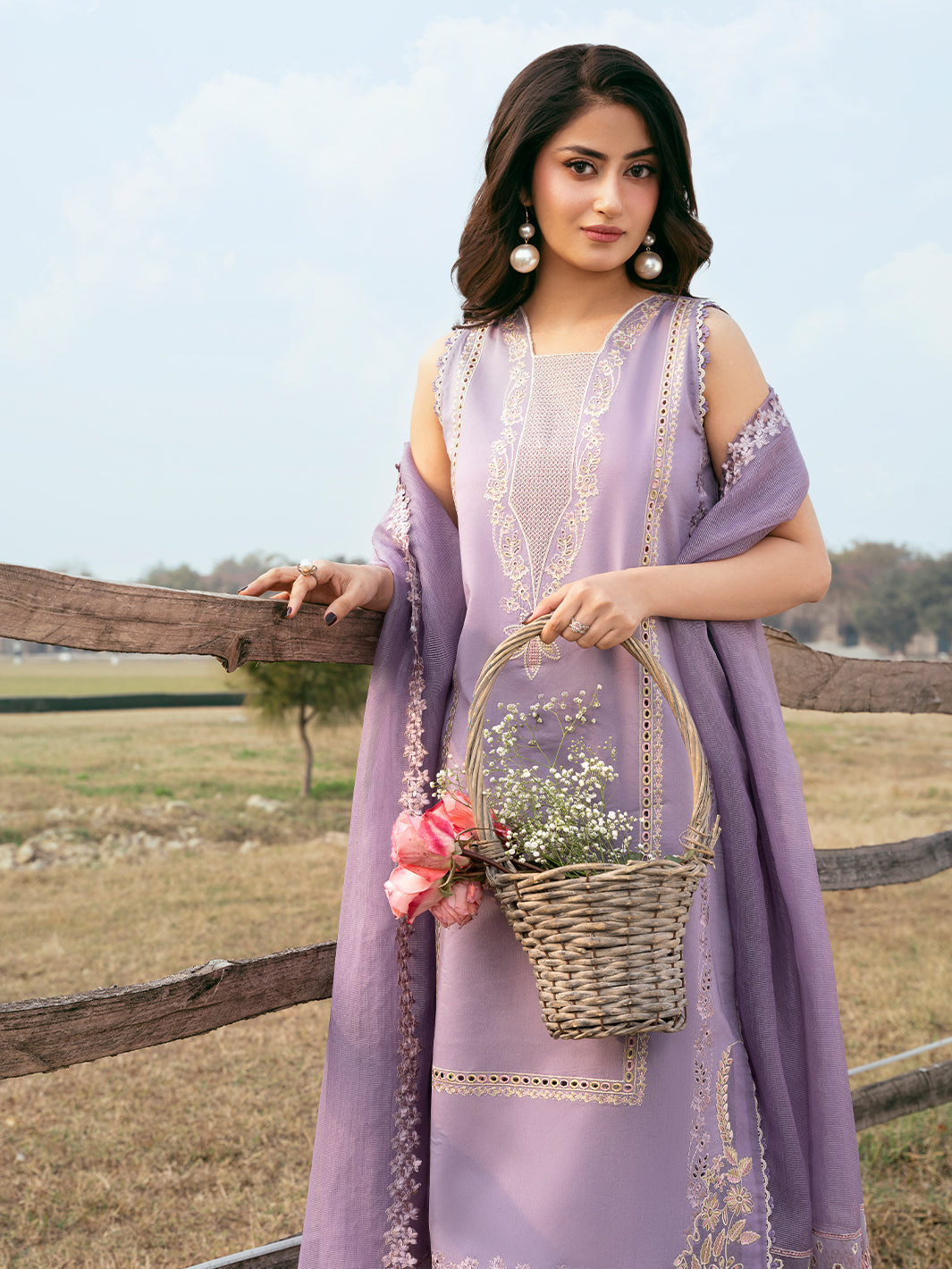 Embroidered Lawn 3 Piece Unstitched Shirt With Khadi Net Embroidered Dupatta-5285