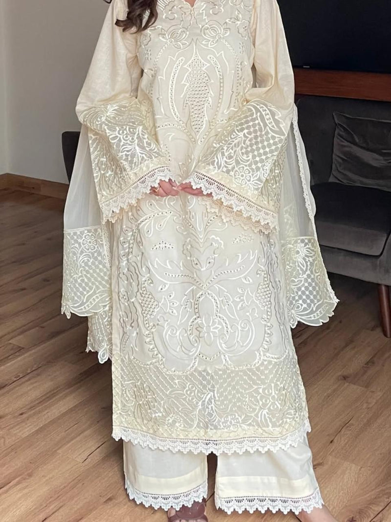 Embroidered Lawn 3 Piece Unstitched With Organza Embroidered Dupatta-5307