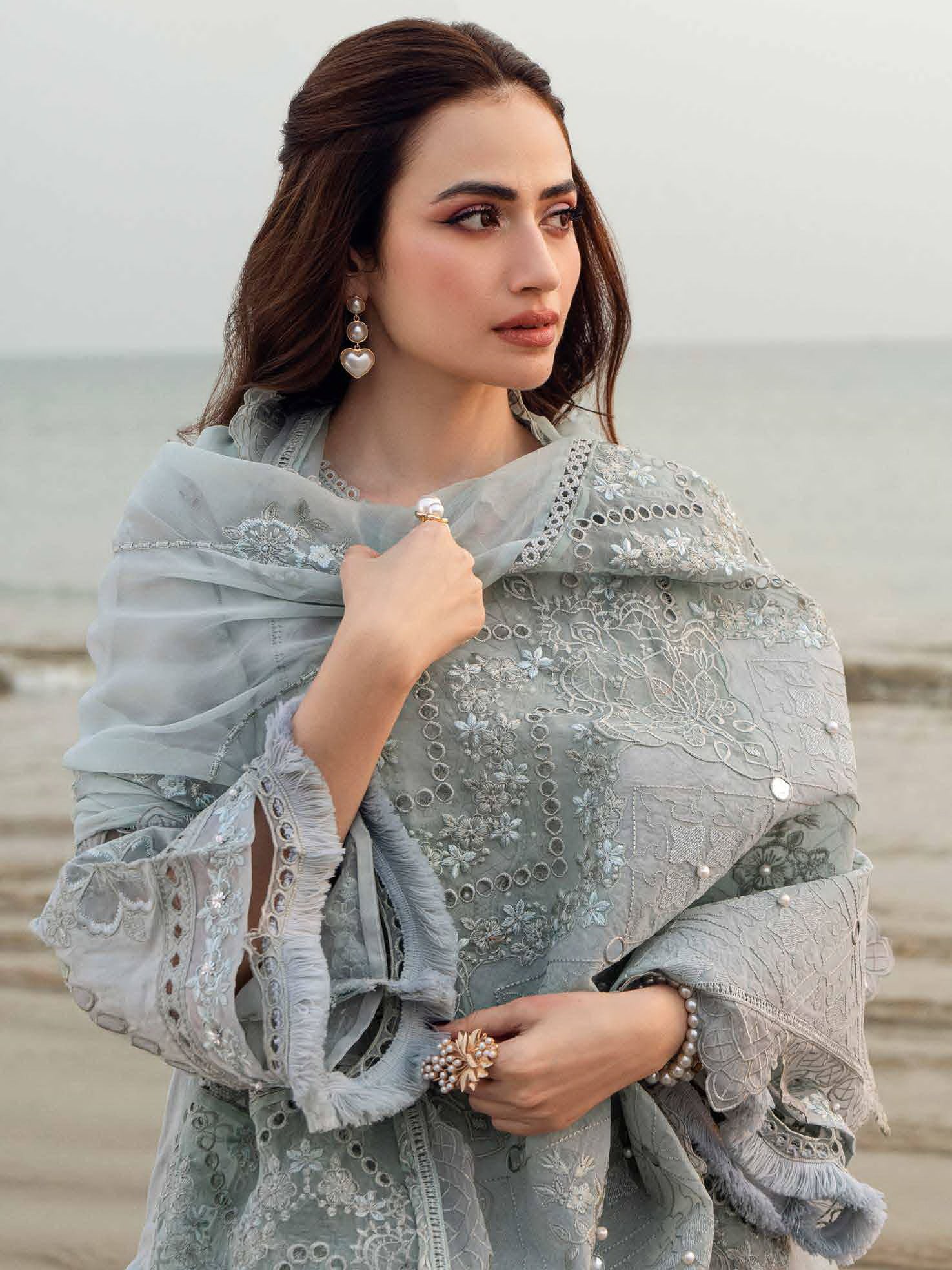 Embroidered Lawn 3 Piece Unstitched Shirt With Khadi Net Embroidered Dupatta-5401